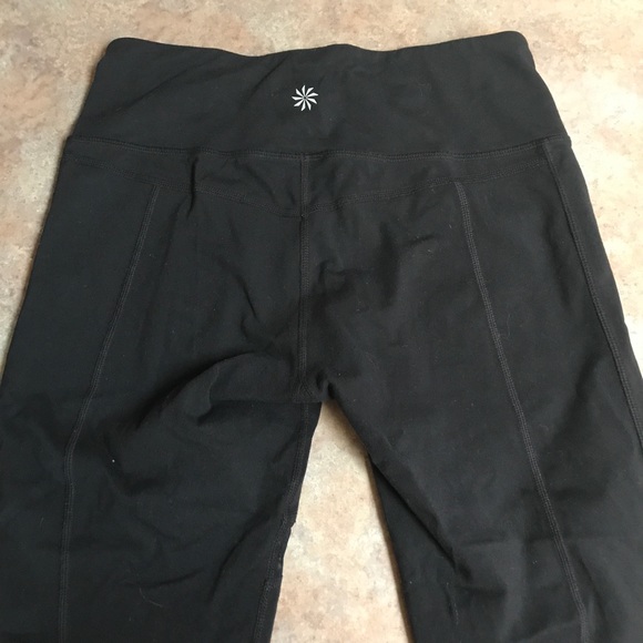 Athleta workout capris with mesh accents - Picture 4 of 9